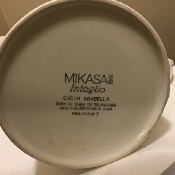 Mikasa Intaglio Arabella Coffee Pot - Picture 2 of 2